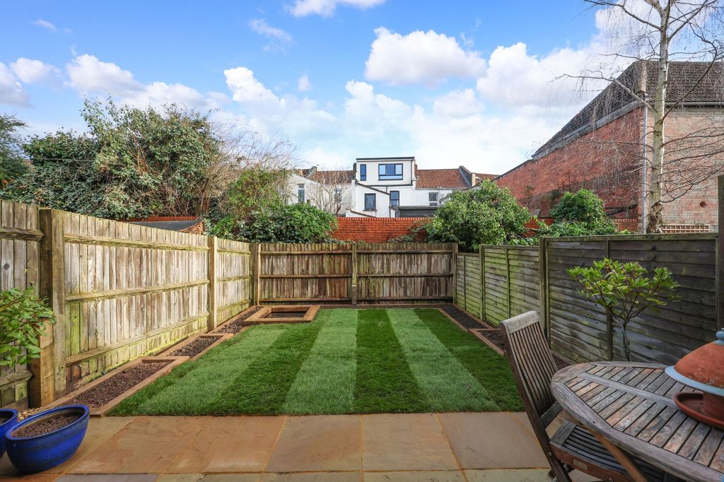 Property photo 2 of 16