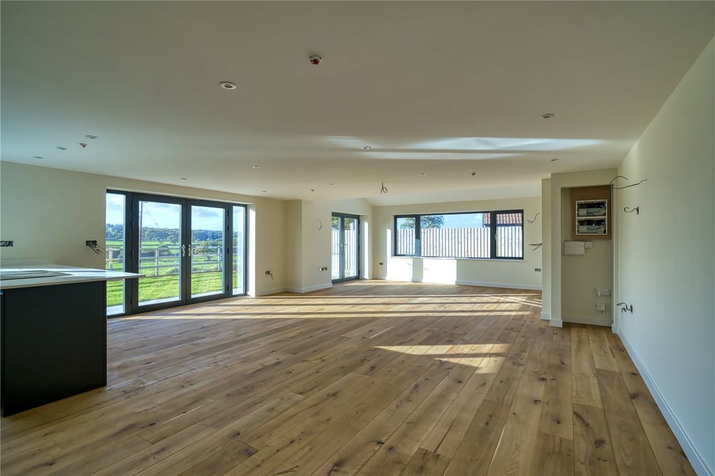 Property photo 2 of 23 Picture No. 01