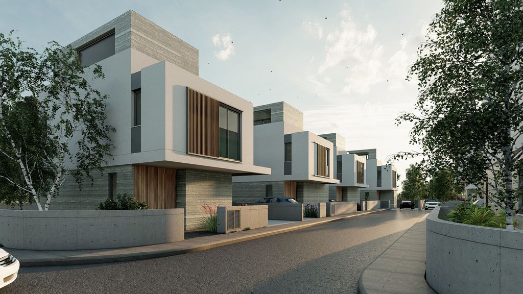 Property photo 3 of 8 Complex Entrance -