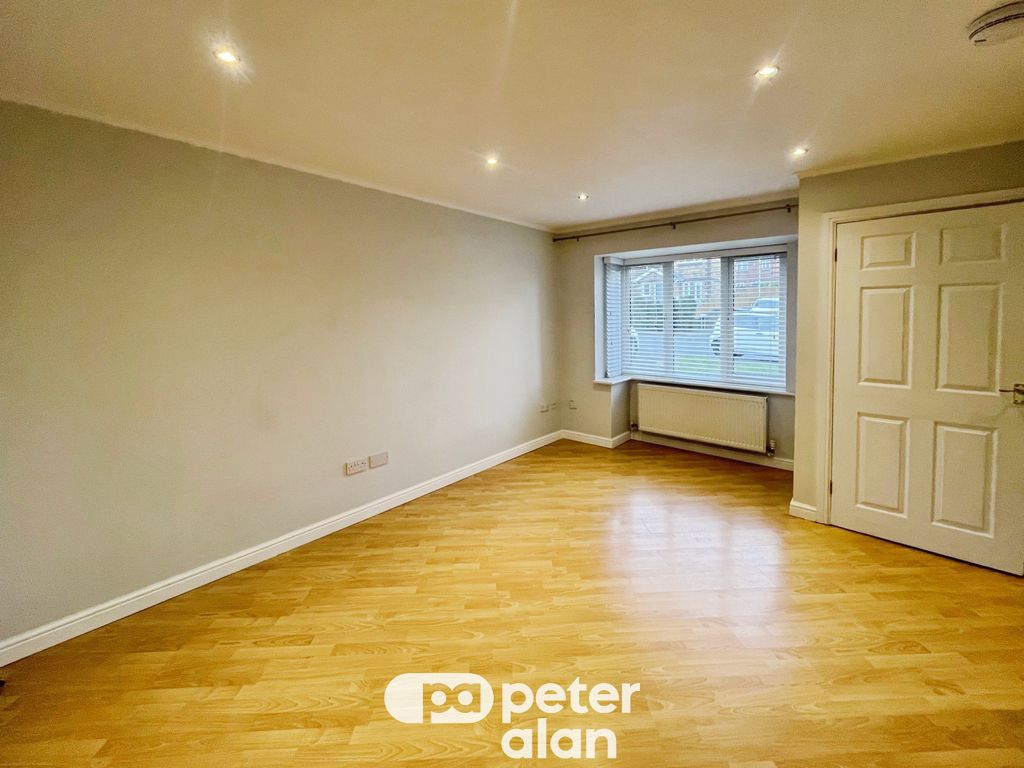 Property photo 3 of 12 Front