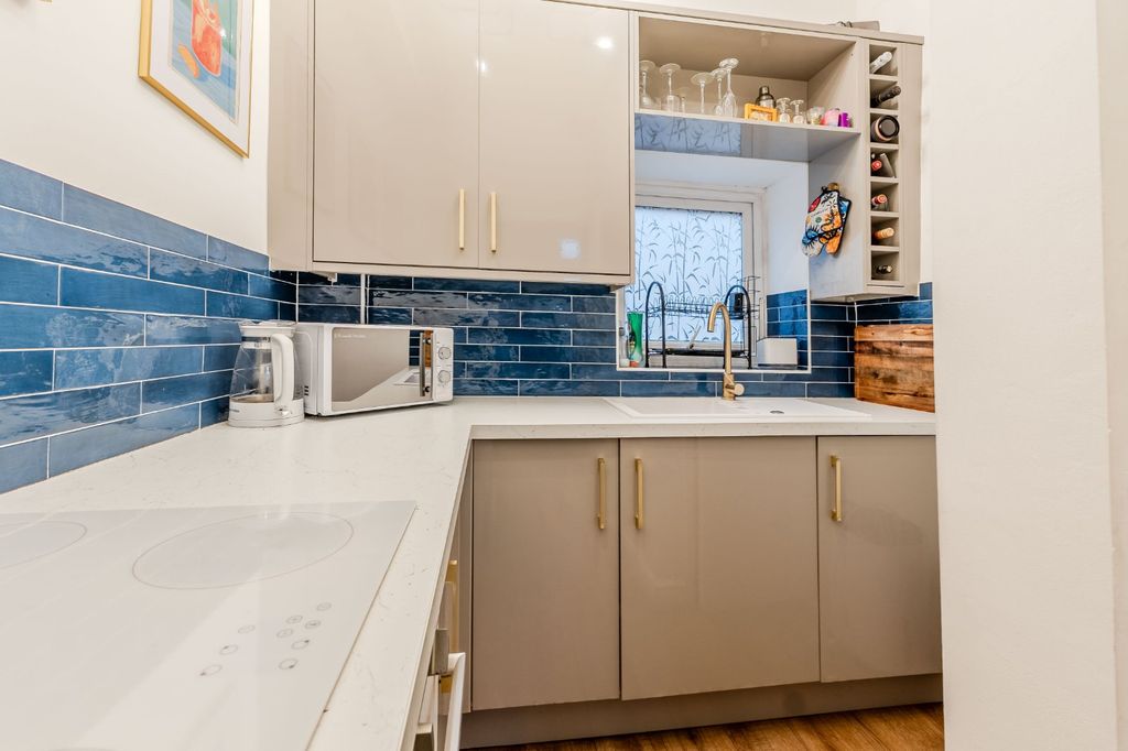 Property photo 3 of 12 Picture No. 06