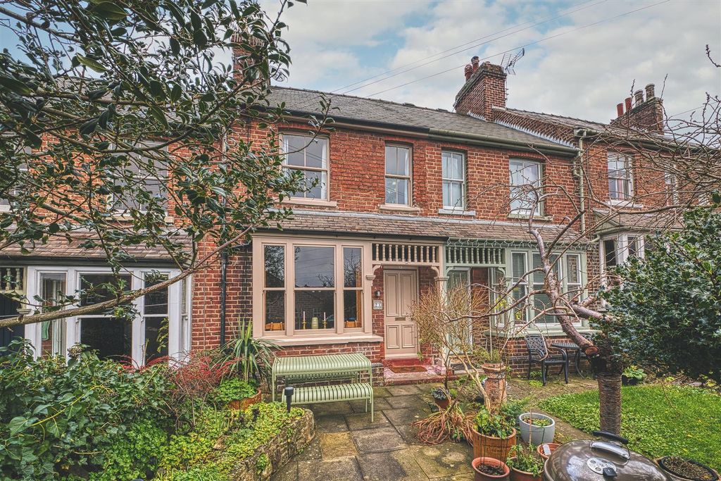 Property photo 1 of 21