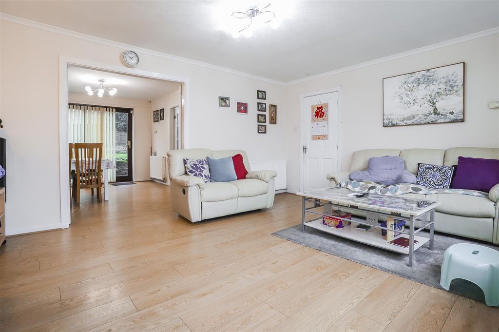 Property photo 3 of 28