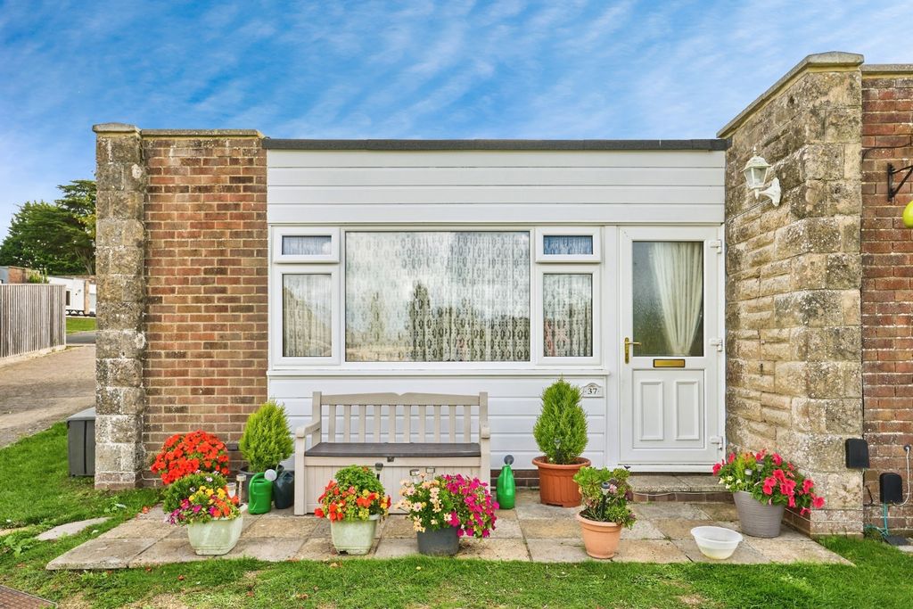 Property photo 1 of 11 Front