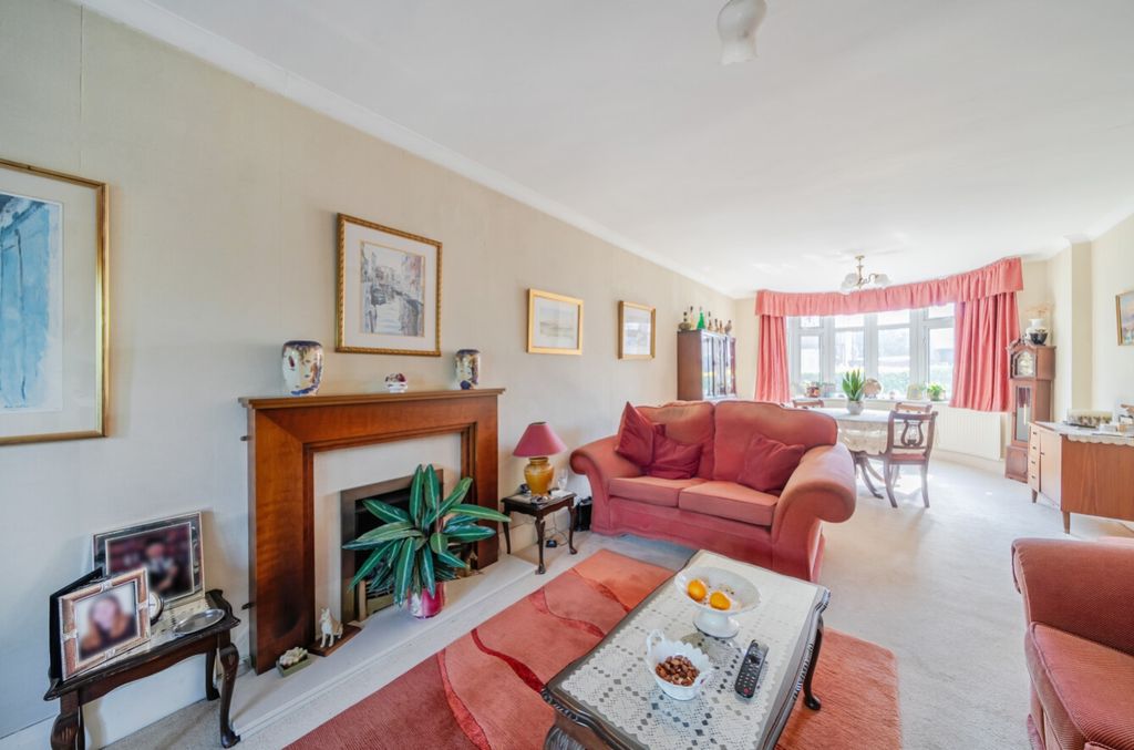 Property photo 3 of 22 1492863-13-6A5Dee6204Be0