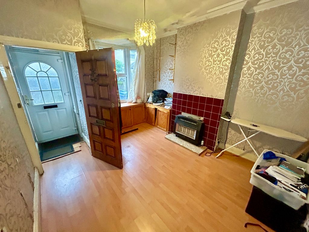 Property photo 3 of 11