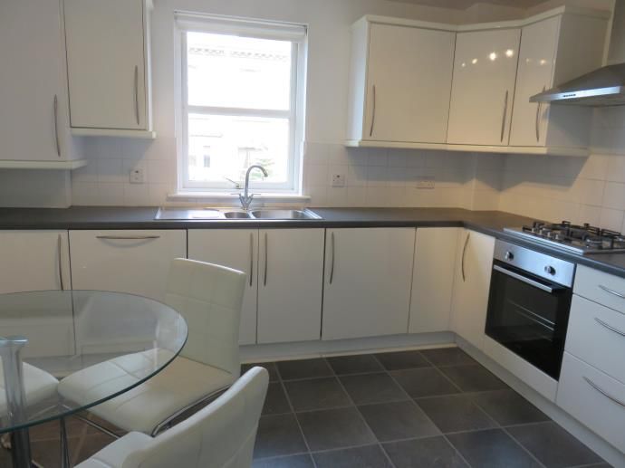 Property photo 2 of 10 Kitchen