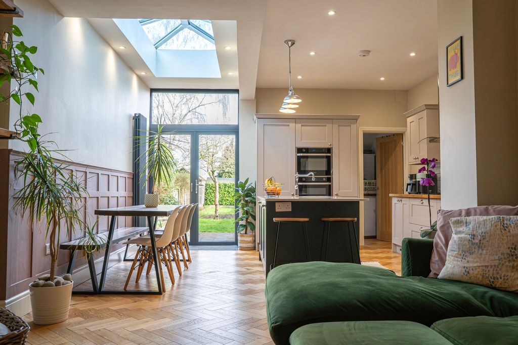 Property photo 3 of 31