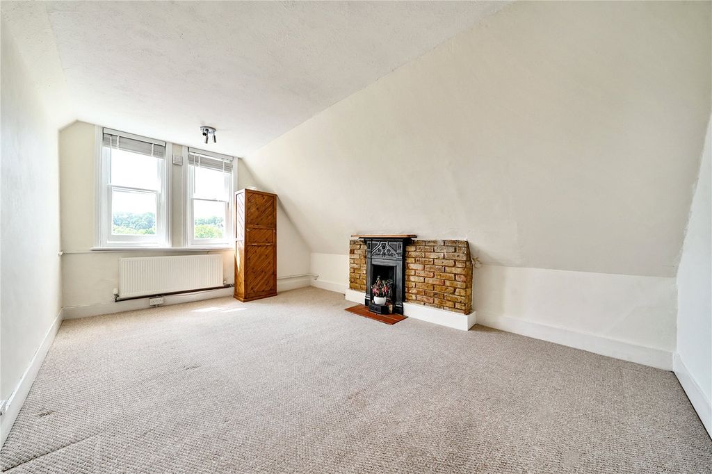 Property photo 2 of 16 Picture No. 21