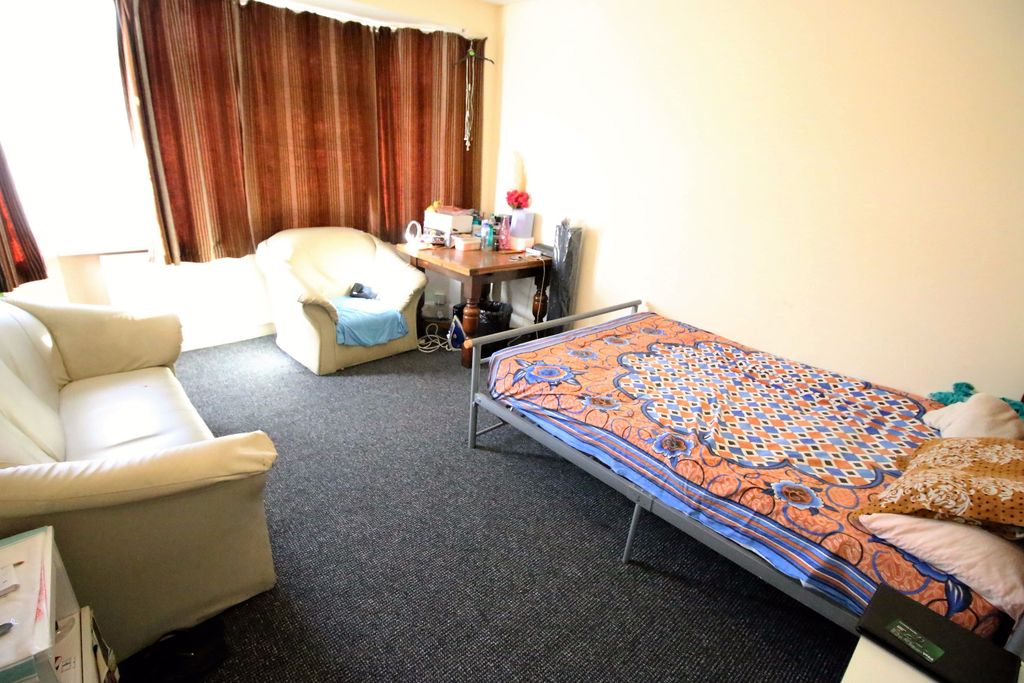 Property photo 1 of 4