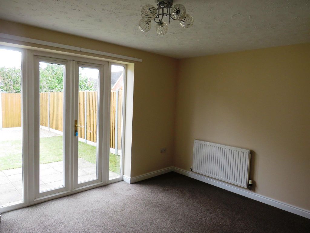 Property photo 3 of 15 Living Room