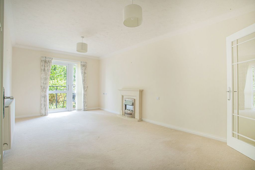 Property photo 3 of 12