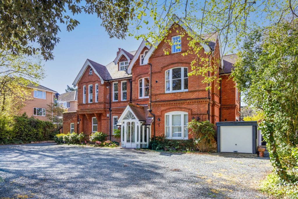 Property photo 2 of 21 552A2260-Edit