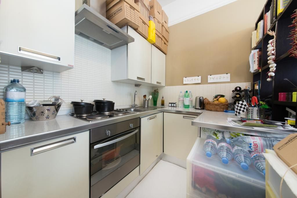 Property photo 3 of 7 Kitchen