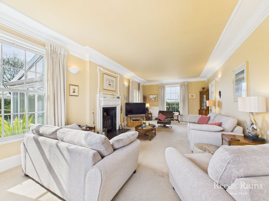 Property photo 2 of 49 Sitting Room