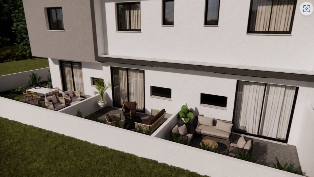 Property photo 2 of 7 Rear Of Townhouses