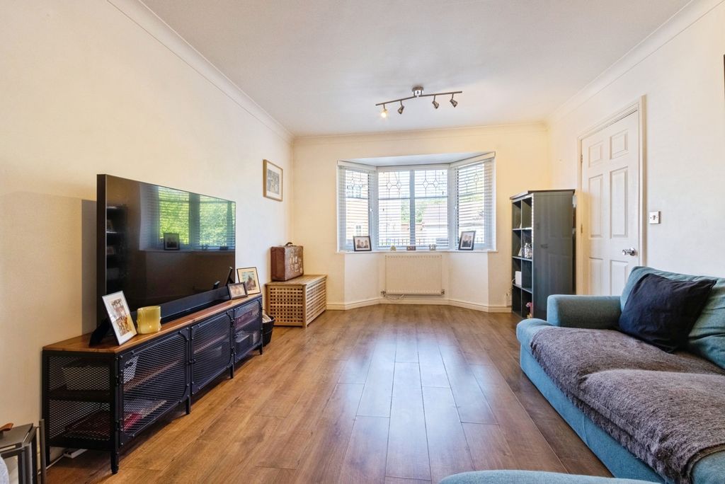 Property photo 3 of 20 Pbox-Img.Jpg