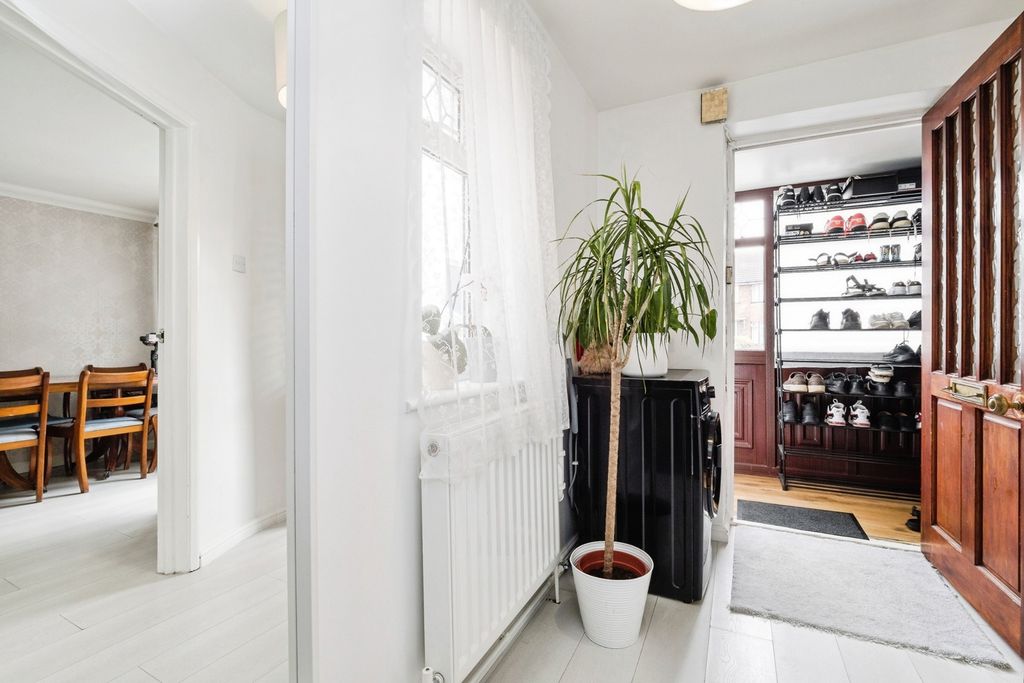 Property photo 3 of 17 Pbox-Img.Jpg
