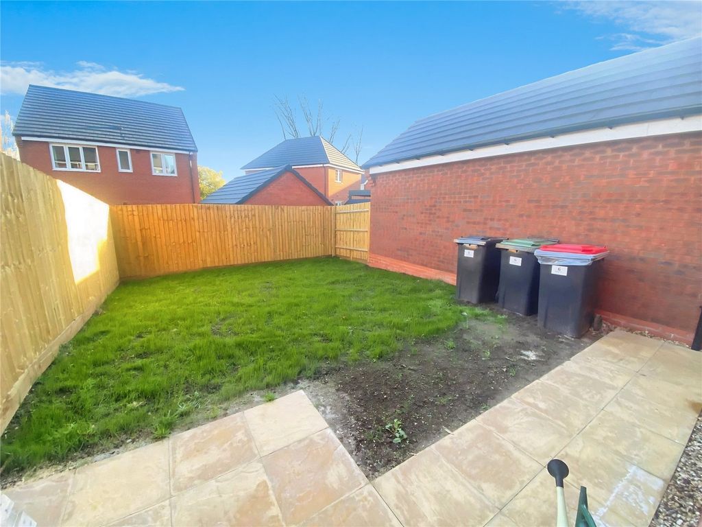 Property photo 2 of 11 Garden And Patio