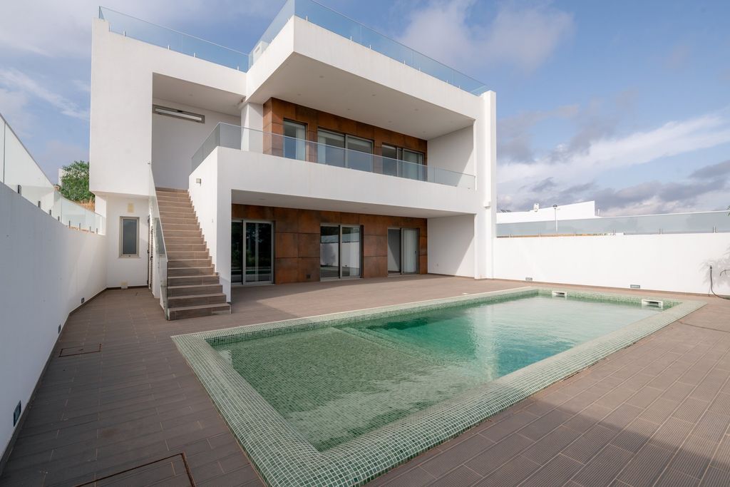 Property photo 1 of 49 Contemporary 3+1 Bedroom Villa In Mexilhoeira Grande, Portimão
