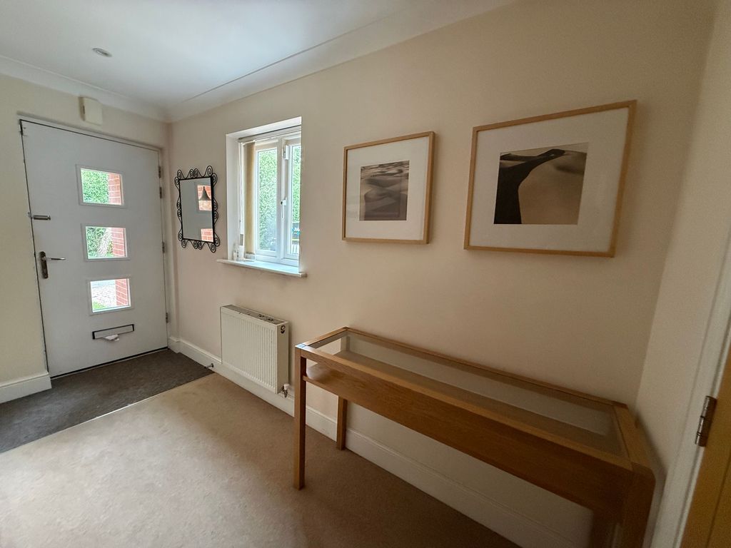 Property photo 2 of 26