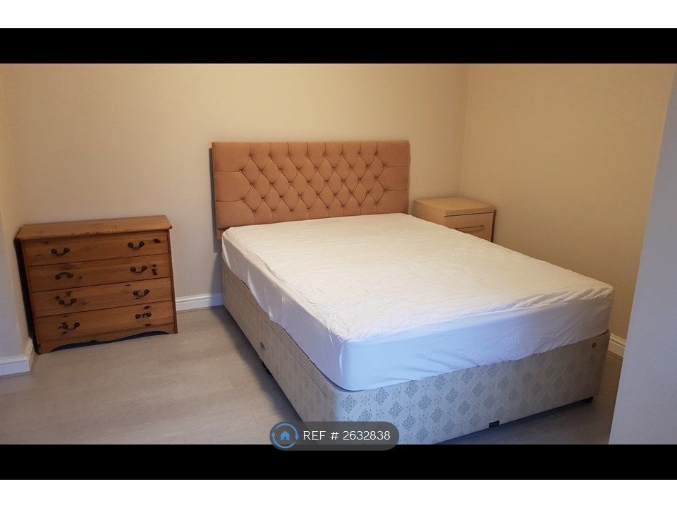 Property photo 3 of 11 King Size Bed