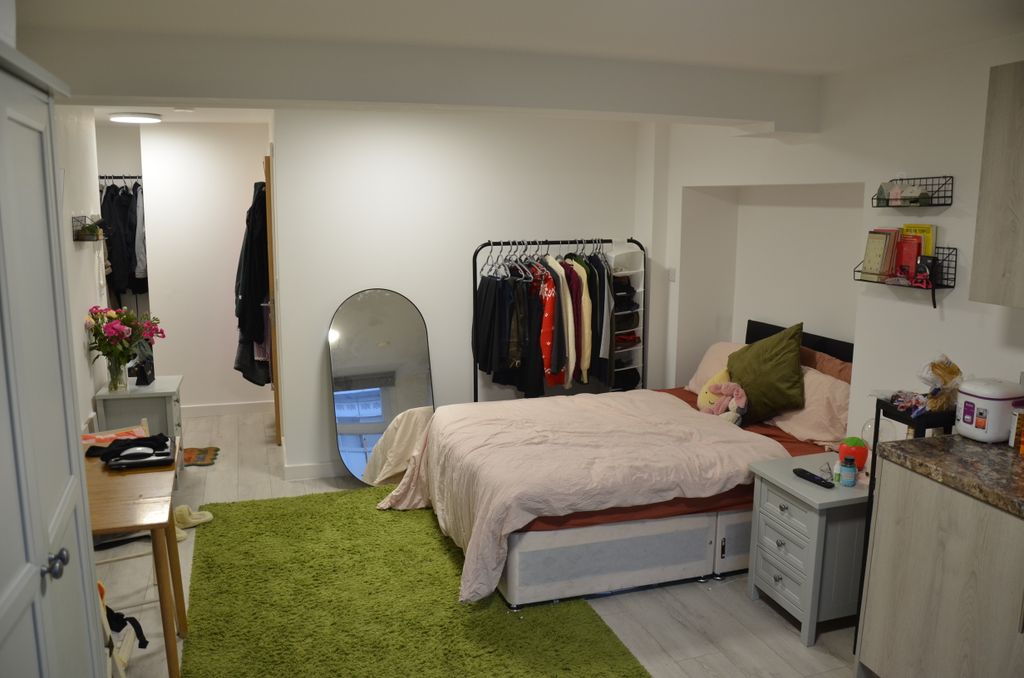 Property photo 1 of 6 7 Lps