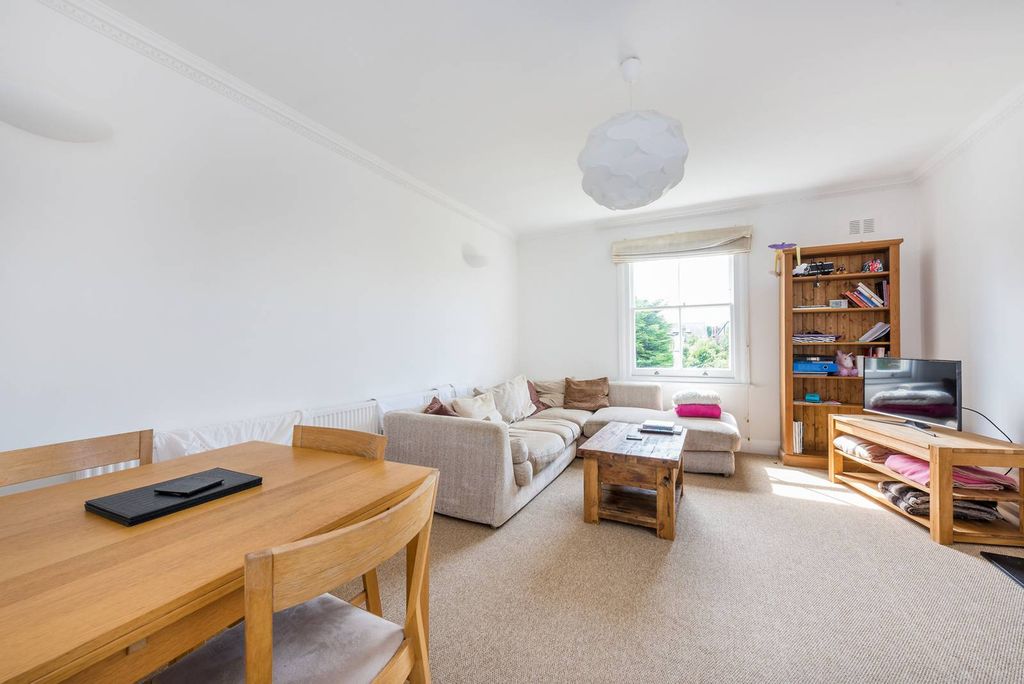 Property photo 3 of 7
