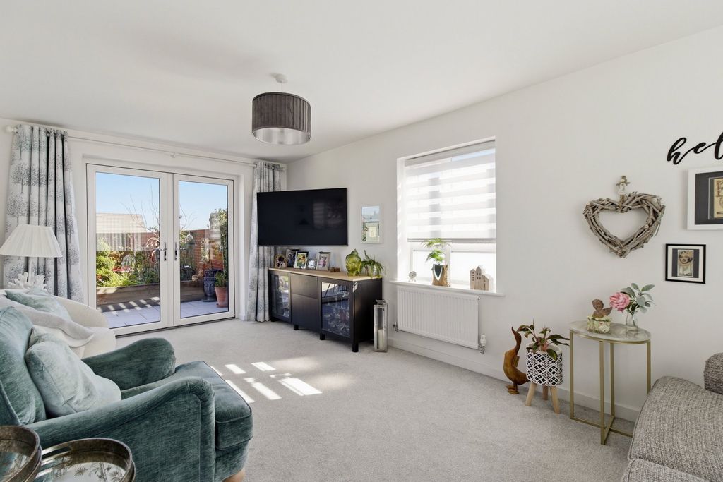 Property photo 3 of 24