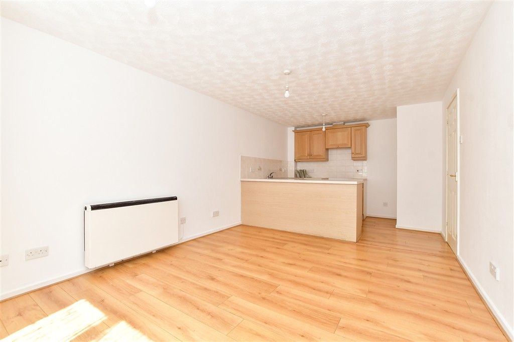 Property photo 3 of 8 Lounge/Diner/ Kitchen