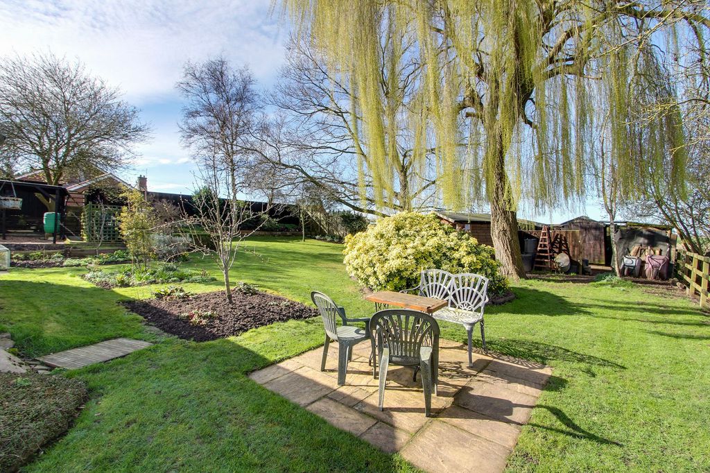 Property photo 2 of 39