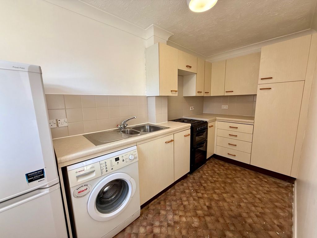 Property photo 2 of 8