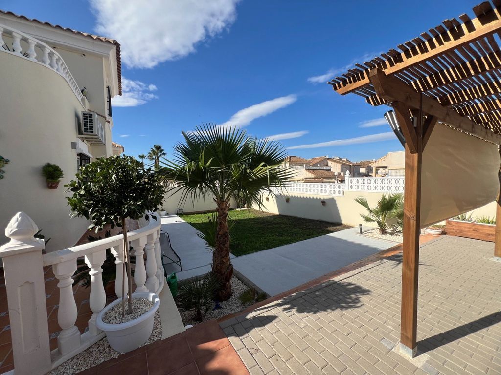 Property photo 2 of 44