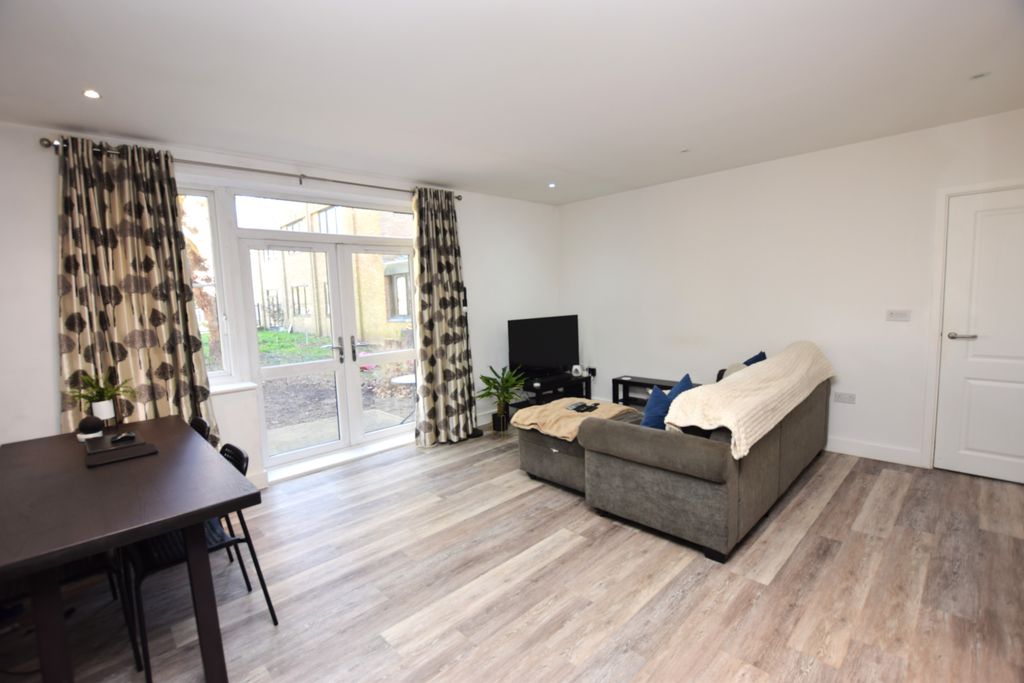 Property photo 2 of 7 Lounge