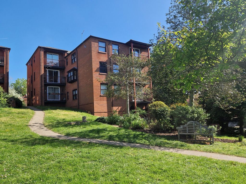 Property photo 1 of 22