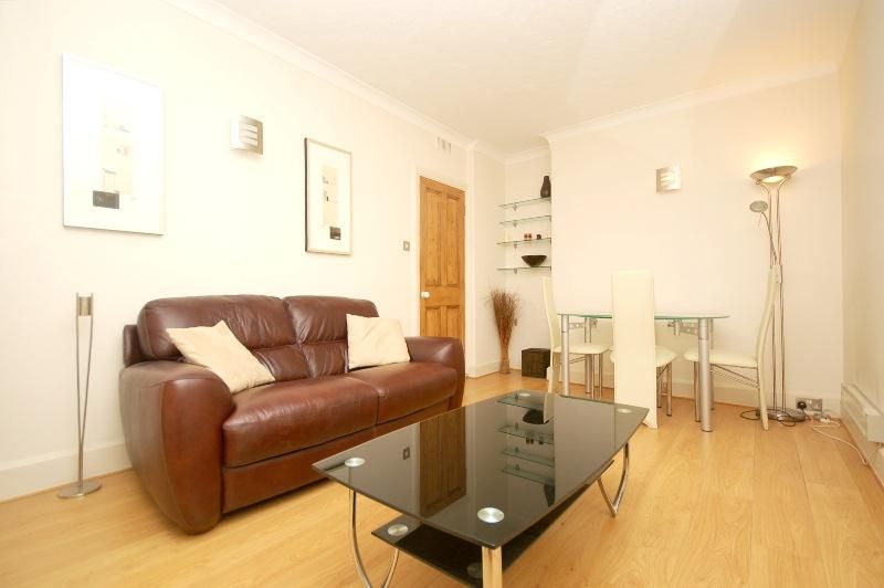 Property photo 1 of 6 Siddons Court