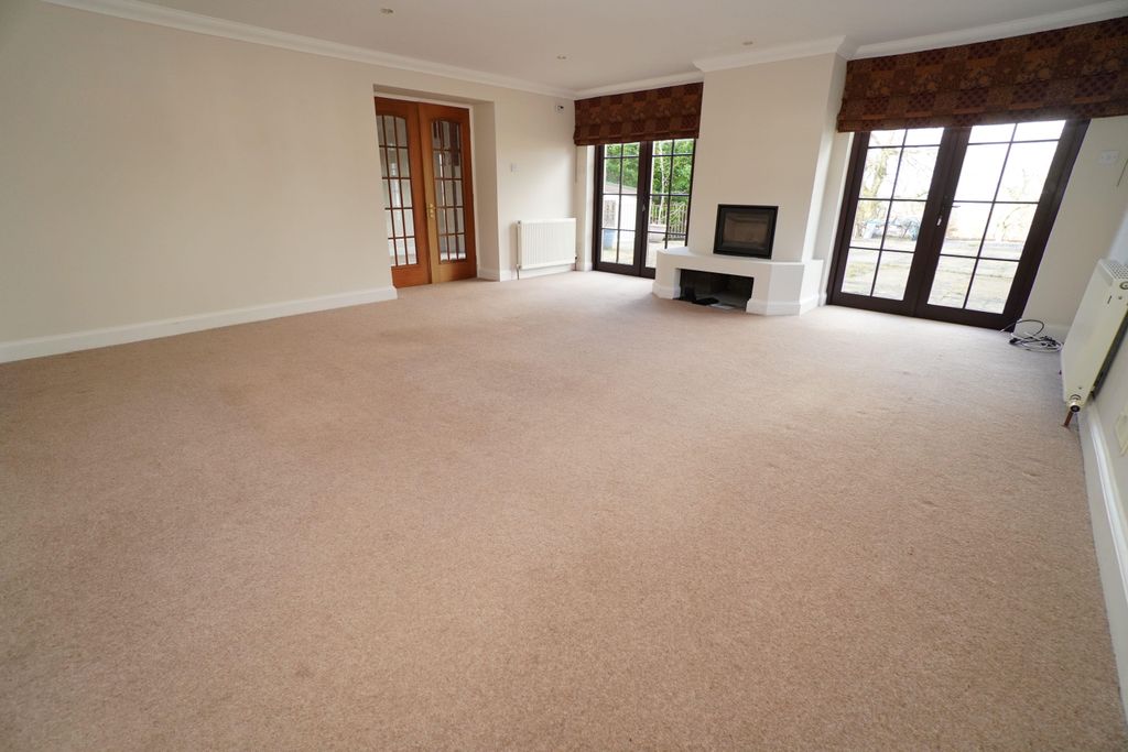 Property photo 3 of 26
