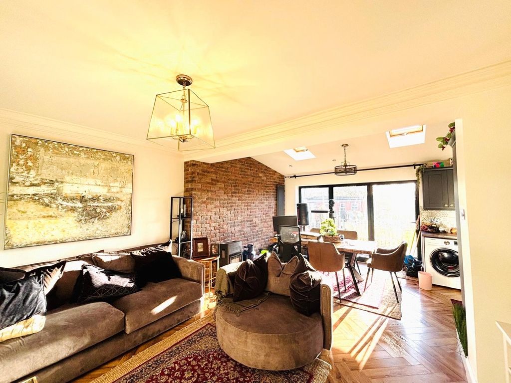 Property photo 3 of 17 Picture No. 06