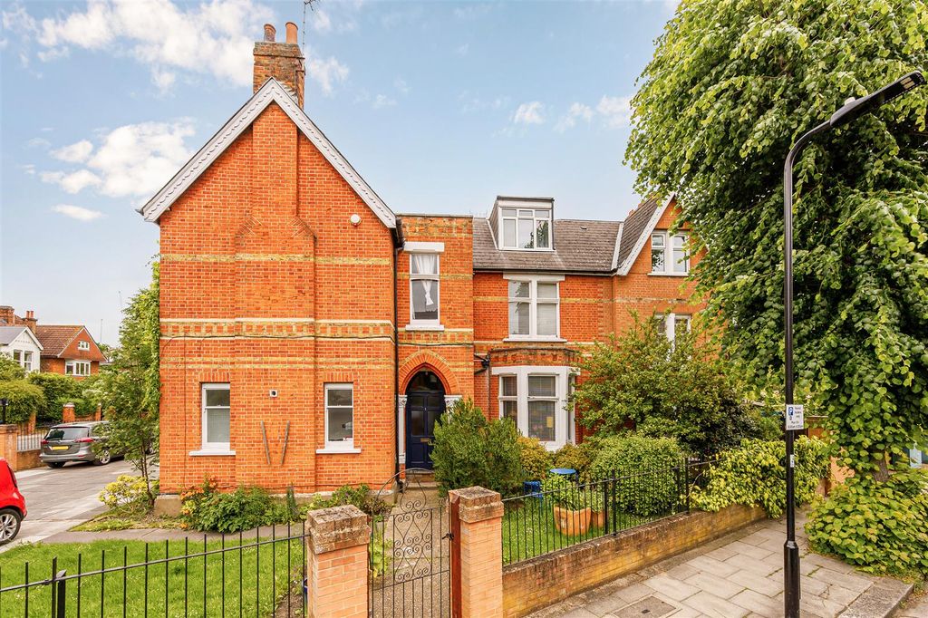 Property photo 3 of 11 Woodley House-3.Jpg