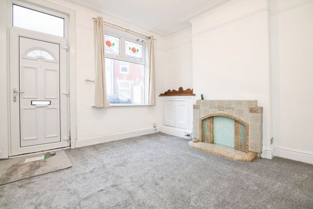 Property photo 2 of 13 Front Reception