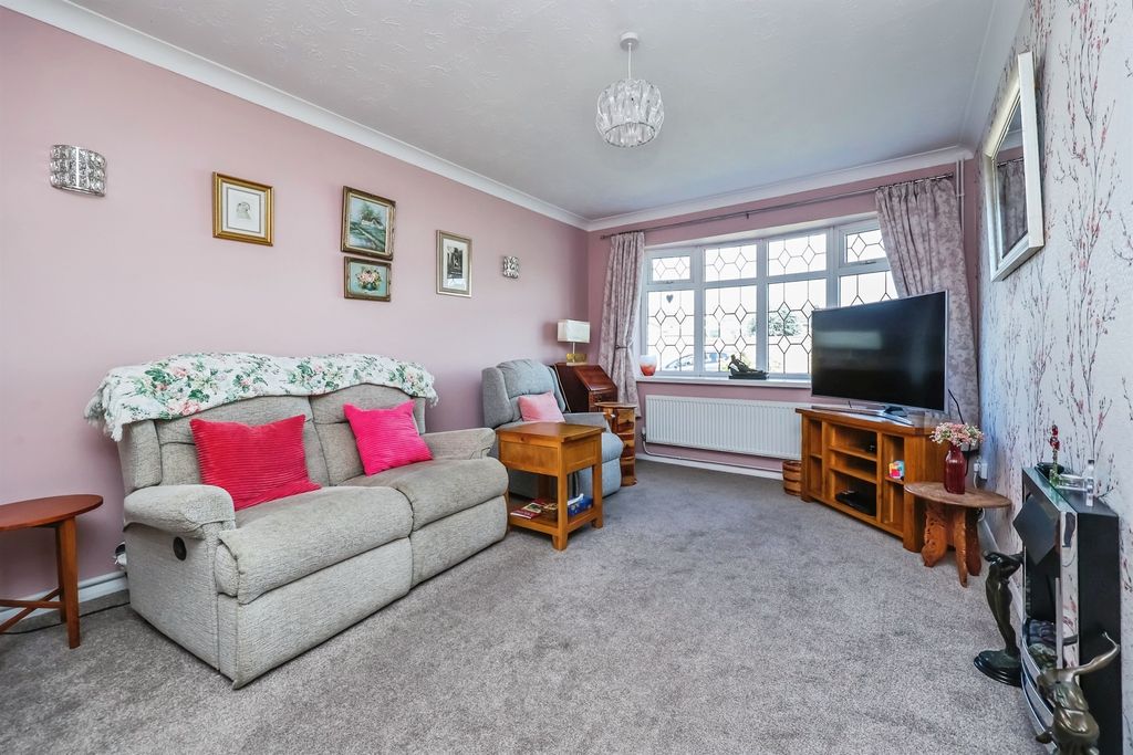 Property photo 3 of 17