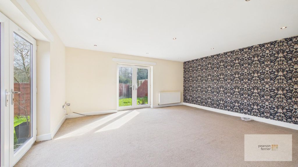 Property photo 2 of 23