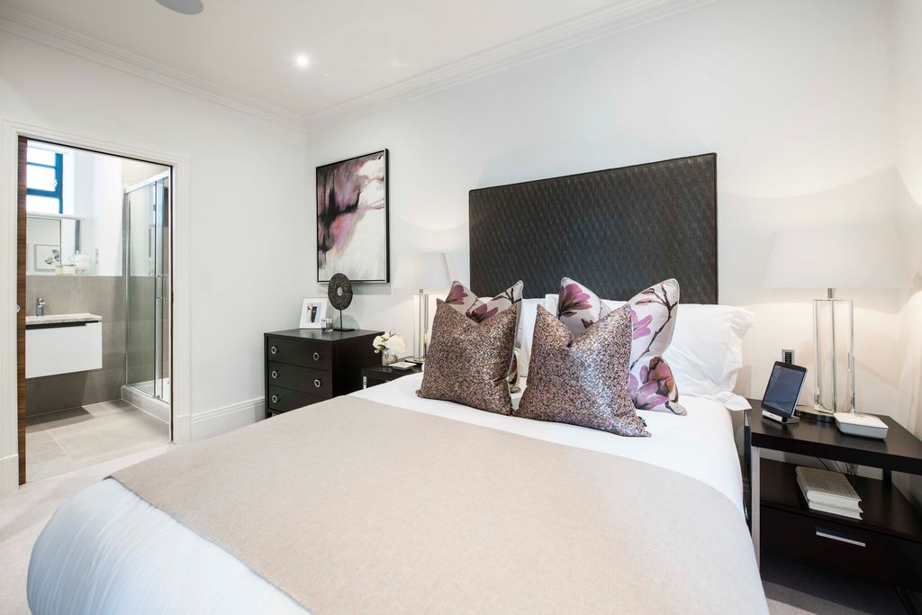 Property photo 3 of 6