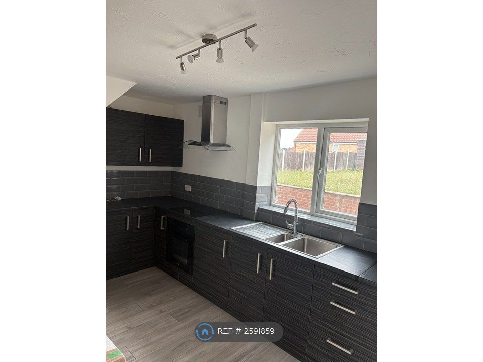 Property photo 1 of 15 Kitchen