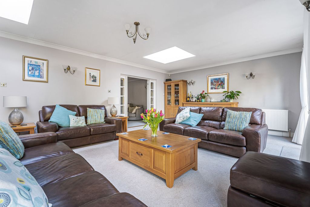 Property photo 2 of 44 Sitting Room