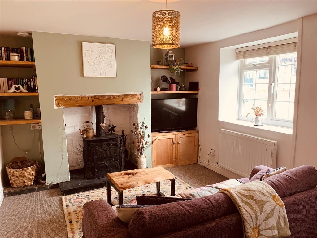 Property photo 1 of 11 Lounge.Jpg