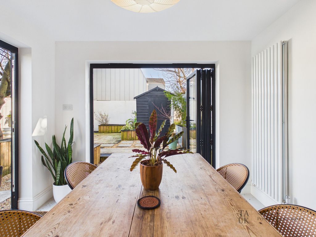 Property photo 3 of 45