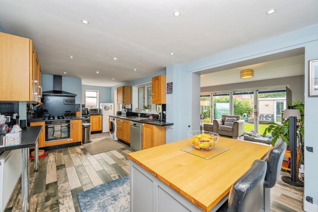 Property photo 3 of 29 Pbox-Img.Jpg