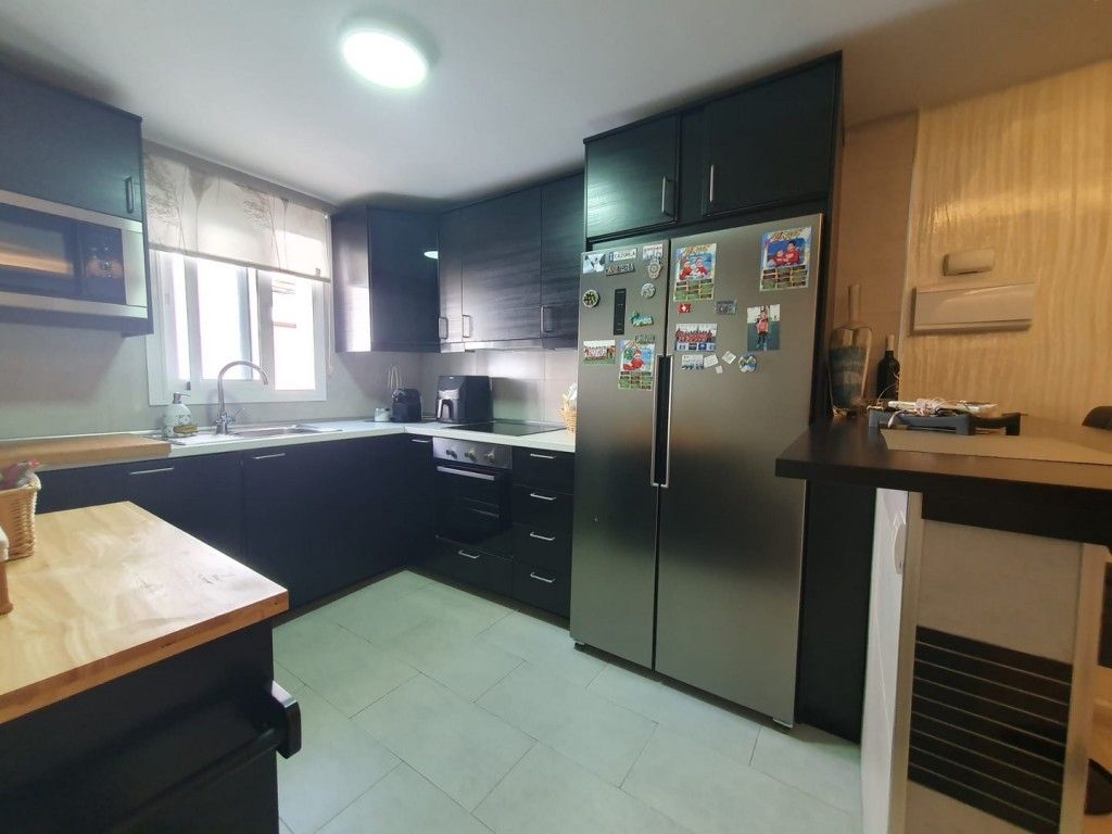 Property photo 3 of 20 Kitchen2