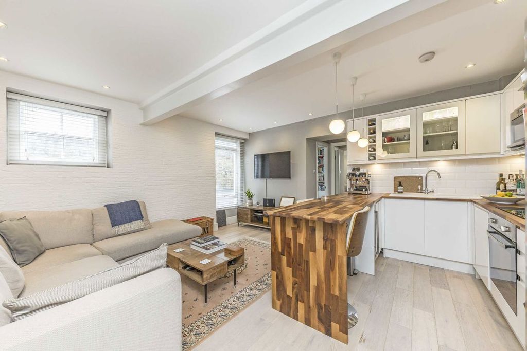 Property photo 2 of 5